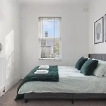 The Turnpike Residence - Free Parking