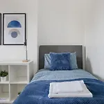 The Turnpike Residence - Free Parking