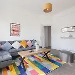 The Turnpike Residence - Free Parking