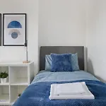 The Turnpike Residence - Free Parking