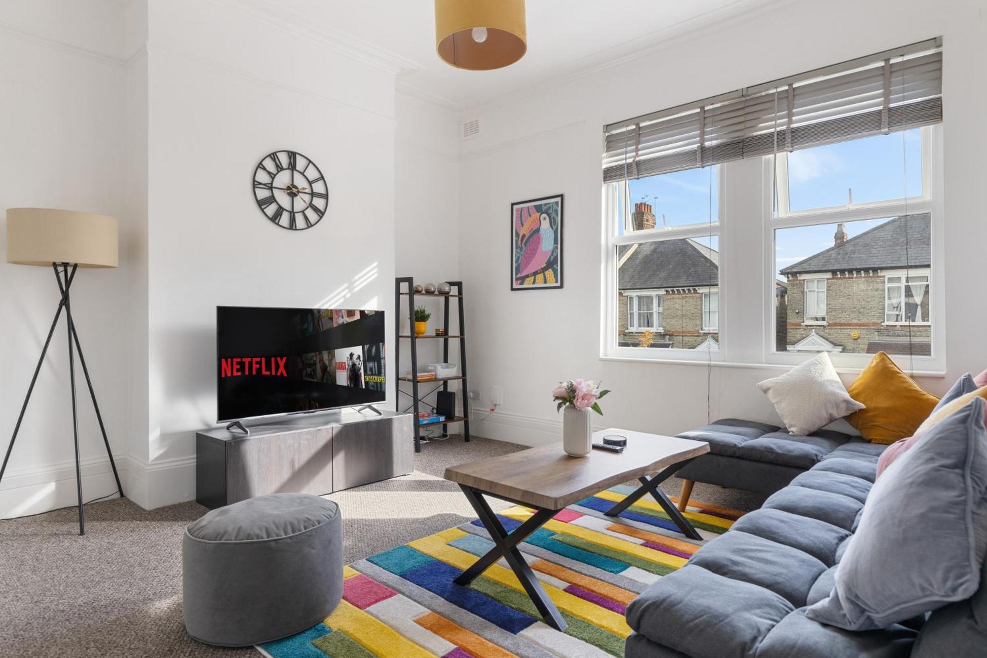 The Turnpike - Free Parking Apartment London
